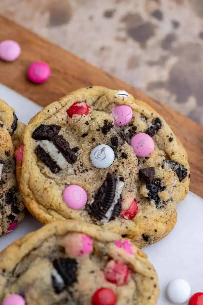 The Best Valentines Day Oreo mms Cookies