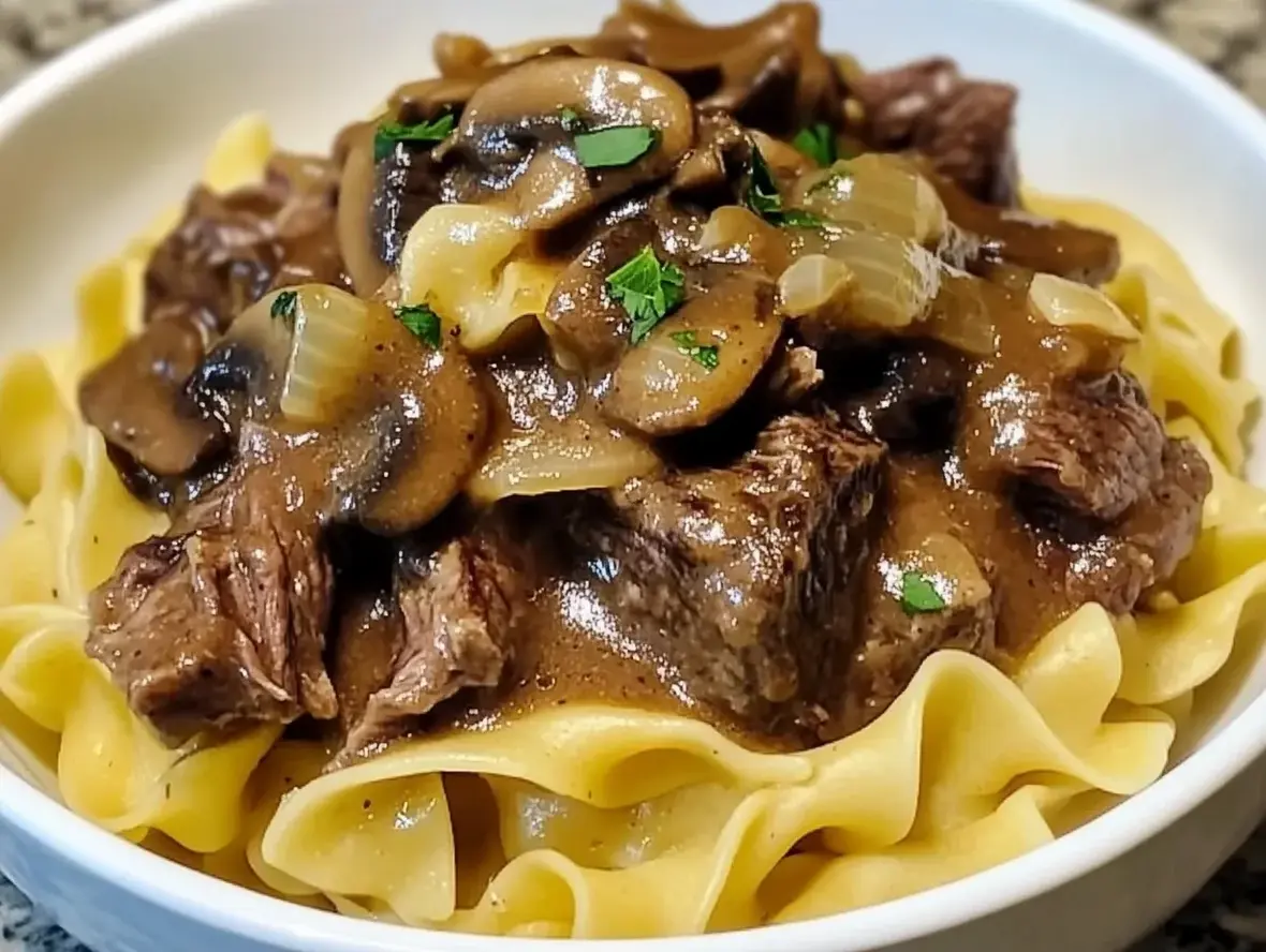 Crockpot Beef Tips and Noodles Recipe